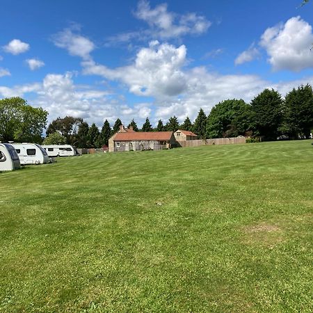 Bank Top Camping-North York Moors With Pitches For Caravans, Camper Vans And Tents Hotel Pickering Kültér fotó