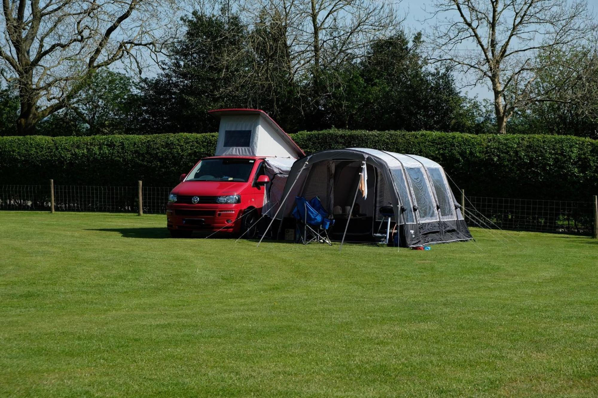 Bank Top Camping-North York Moors With Pitches For Caravans, Camper Vans And Tents Hotel Pickering Kültér fotó