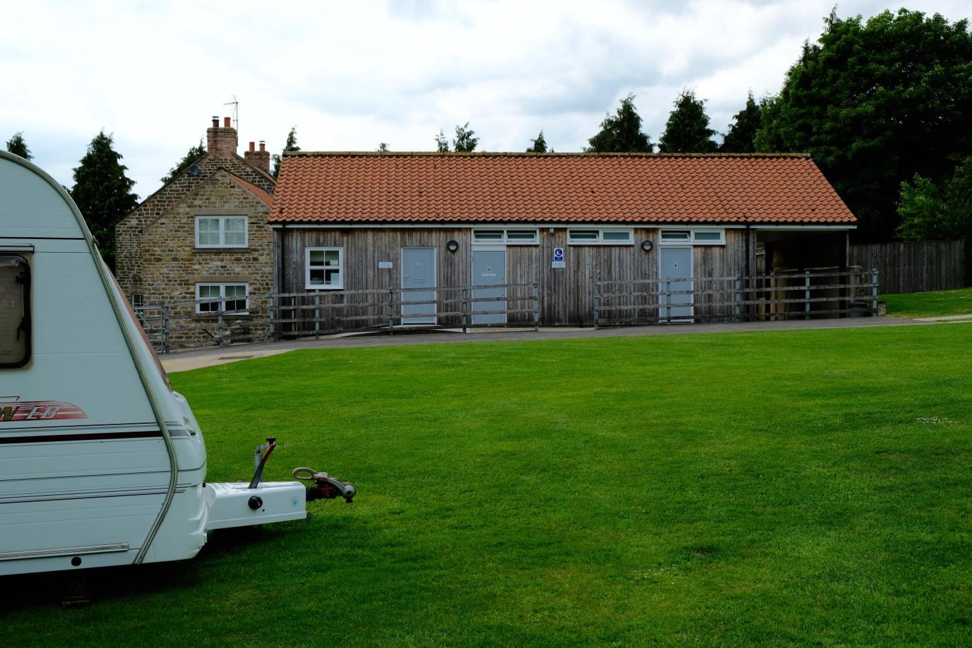 Bank Top Camping-North York Moors With Pitches For Caravans, Camper Vans And Tents Hotel Pickering Kültér fotó