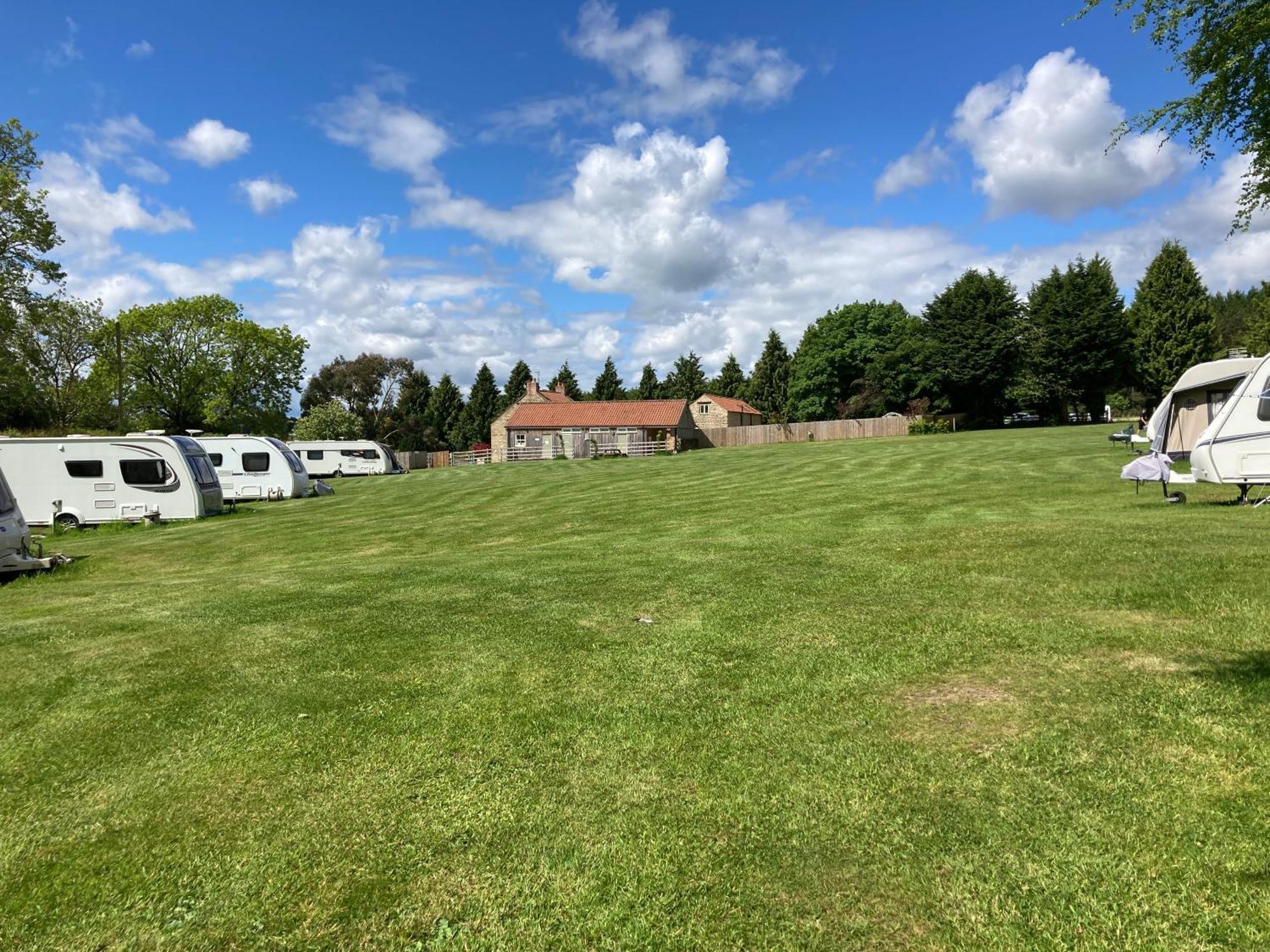 Bank Top Camping-North York Moors With Pitches For Caravans, Camper Vans And Tents Hotel Pickering Kültér fotó