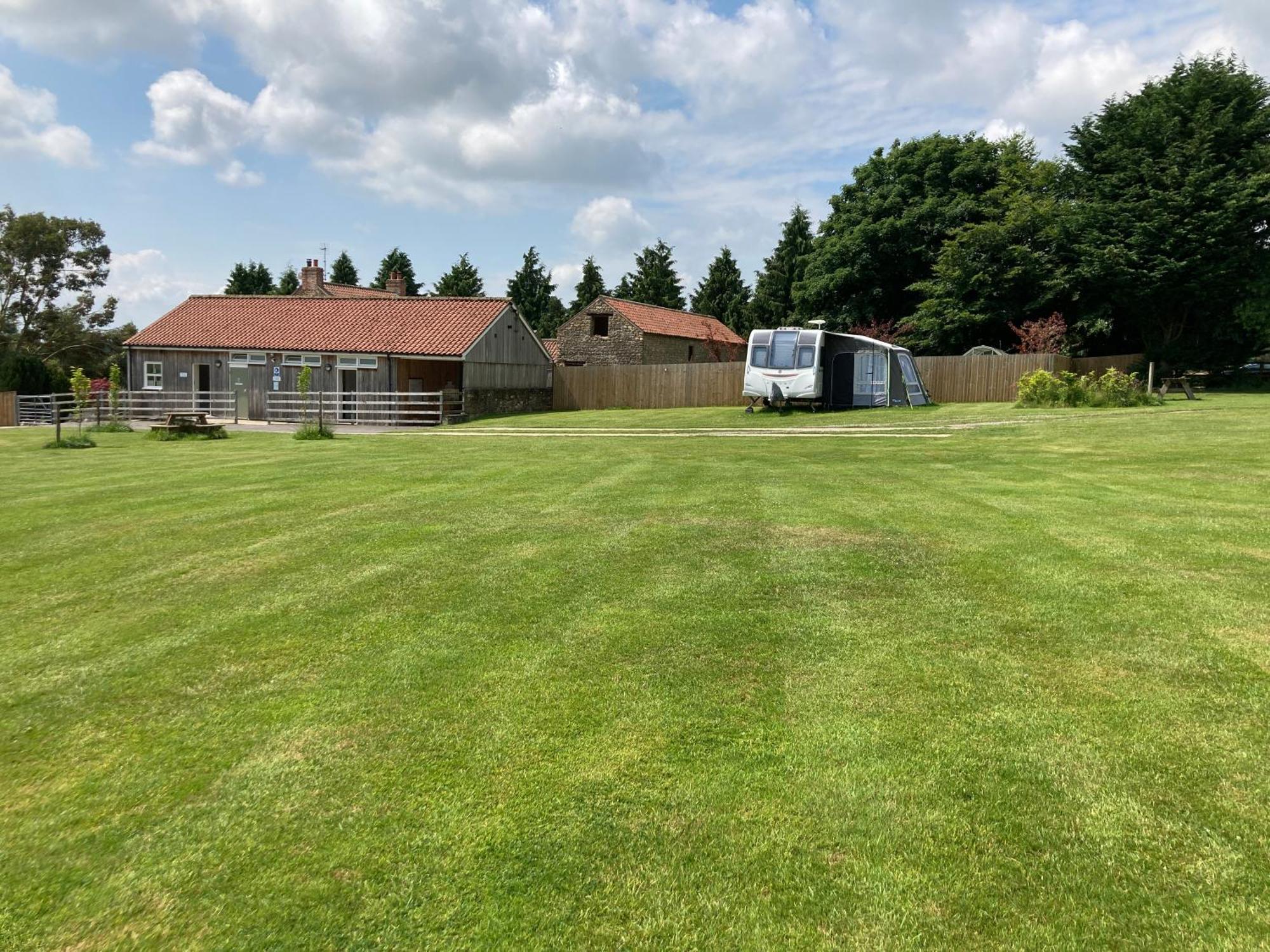Bank Top Camping-North York Moors With Pitches For Caravans, Camper Vans And Tents Hotel Pickering Szoba fotó